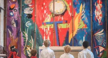 Children look at Piper Tapestry 