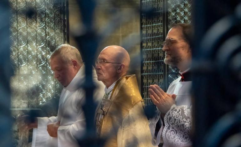 Easter Day service at Chichester Cathedral (Vivien Ruddock)