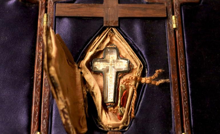 Relic of True Cross belonging to Bishop George Bell