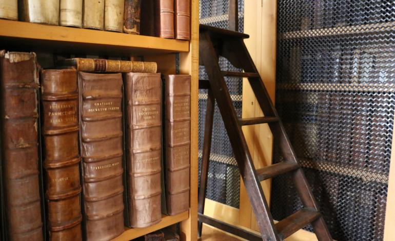 Book shelf