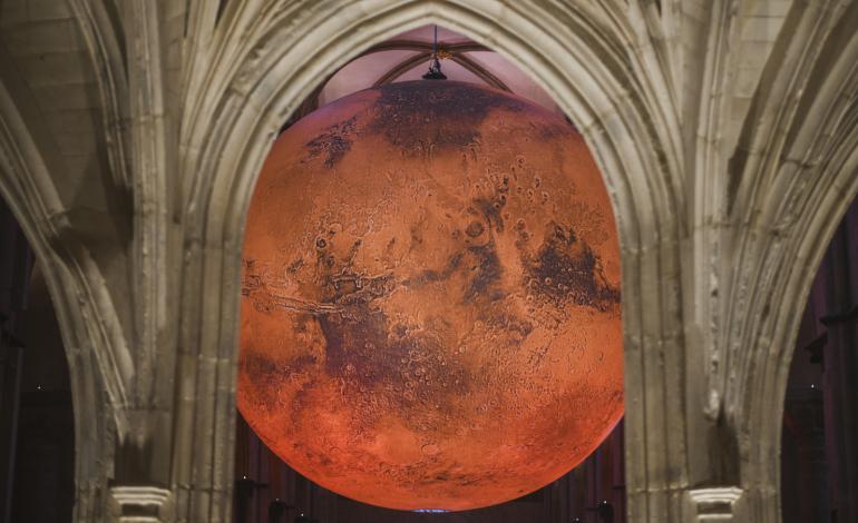Mars between the Arundel screen