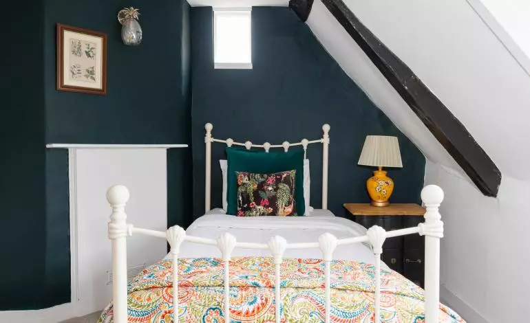 Single bedroom