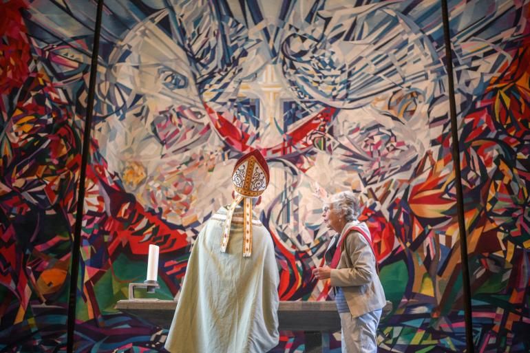 St Richard talking to guide Ceila at the Shrine of St Richard 