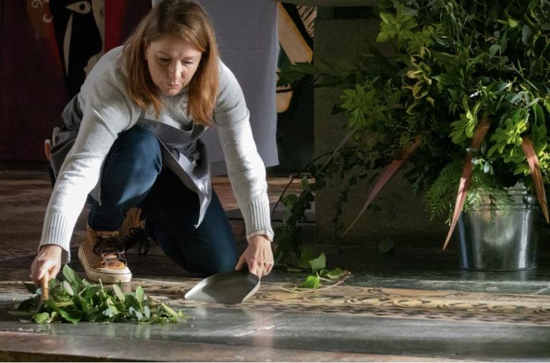 Kirsty Gathercole arranging flowers